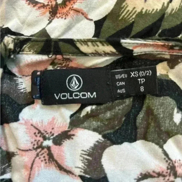 Volcom Coco Short Sleeve Romper in size xs - Picture 5 of 6